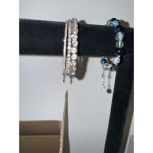 Jessica Simpson Rhinestone Bangle Bracelet Set Stackable Clear - Picture 3 of 7